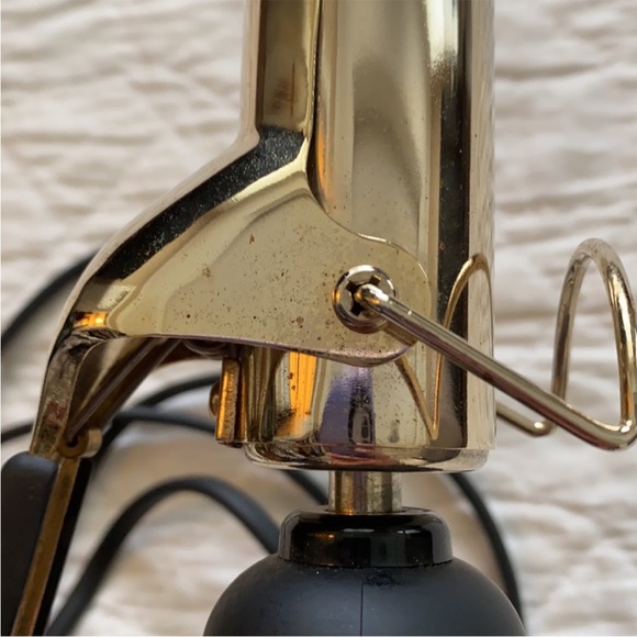 Hot Tools 1 1/4” Curling Iron - Picture 4 of 8